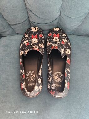 Melissa Womens Minnie Mouse Black and Red Slip-On Rubber Shoes